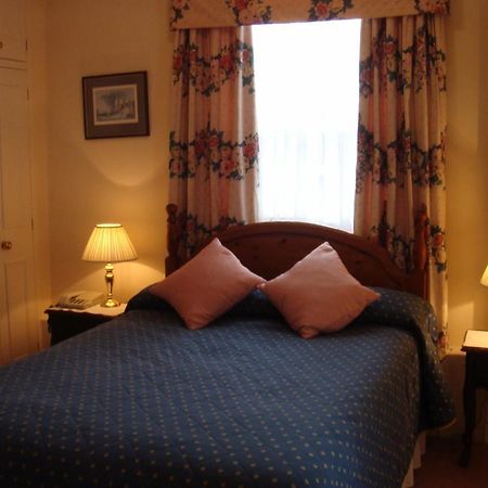 Gibtel Lodge & Cafe Slough Quarto foto