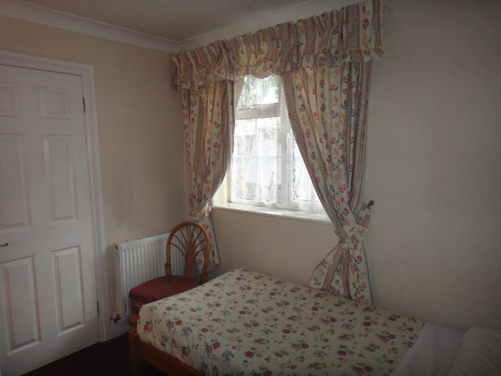 Gibtel Lodge & Cafe Slough Quarto foto